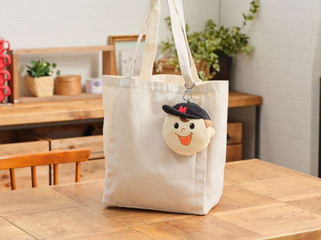 発売から65年 - 銀紙パッケージは2025年8月で生産終了、新商品「バニラ＆チョコ」「ミルク＆キャラメル」新登場へ