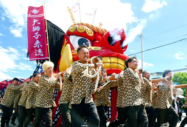 久留米市 - 圧巻！全長約30m 2体の大獅子が練り歩く迫力満点のパレード「城島ふるさと夢まつり」開催