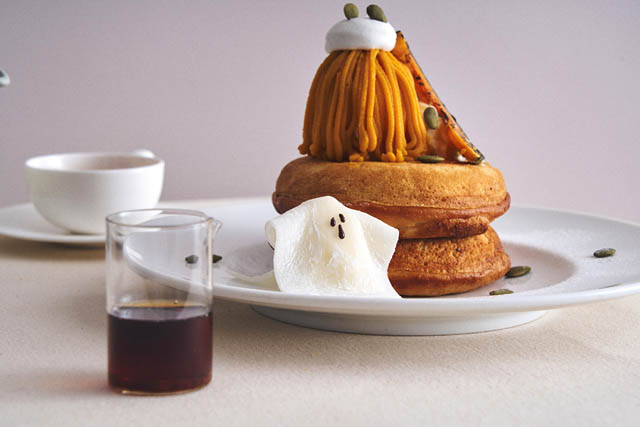 キュートなおばけとひんやりアイスがかくれんぼ！ビブリオテーク -「旬の味わいを重ねた季節のパンケーキ」月替わりで登場