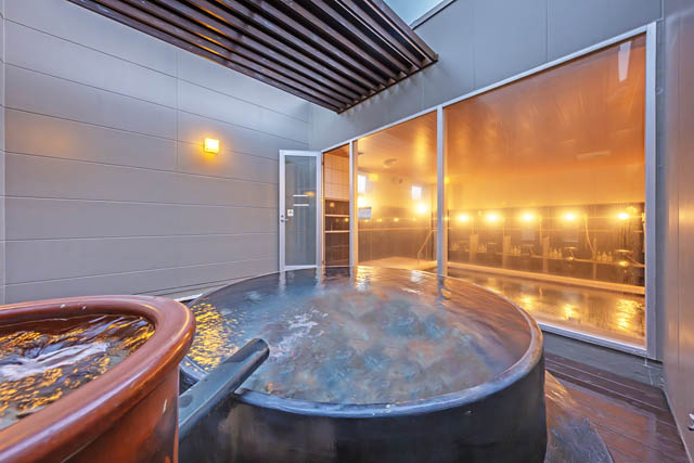 男性用露天風呂