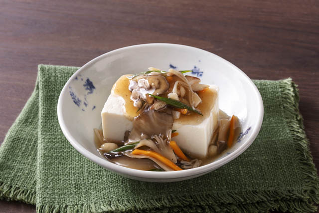 一本で味が決まる。紀ノ国屋の人気調味料「贅沢シリーズ」に7種類の新商品 - 福岡岩田屋本店に登場