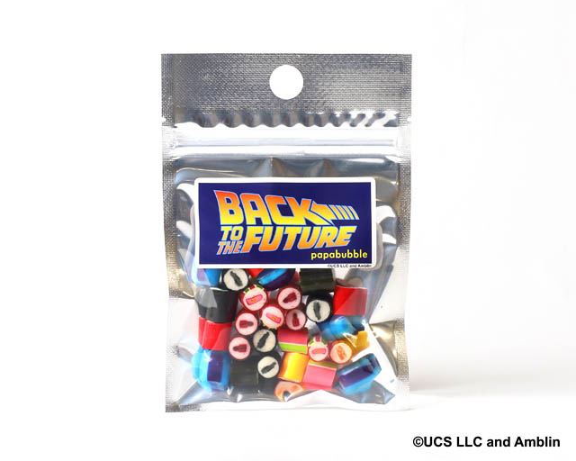 天神のパパブブレ福岡店 - 映画公開40周年記念「バック・トゥ・ザ・フューチャーの日」キャンディやグミが登場