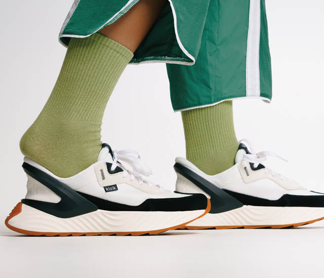 九州初上陸!特許技術が生む機能美のハンズフリーシューズ「Kizik(キジック)」岩田屋本店に登場