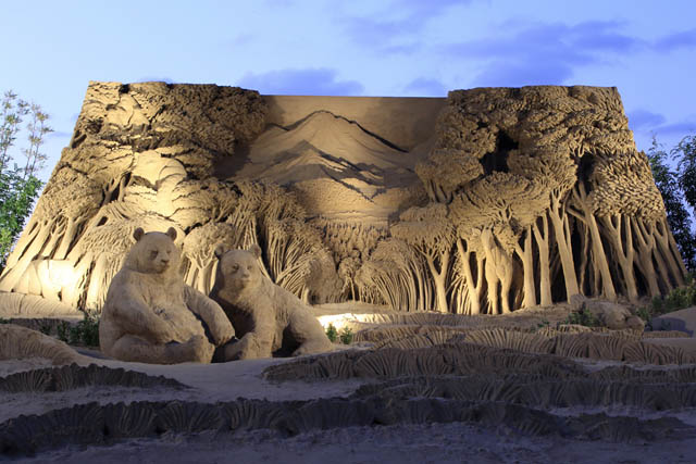 芦屋海岸に砂の博物館が出現！10周年記念「あしや砂像展2025」開催決定 - テーマは「恐竜」時空を超えた冒険へ