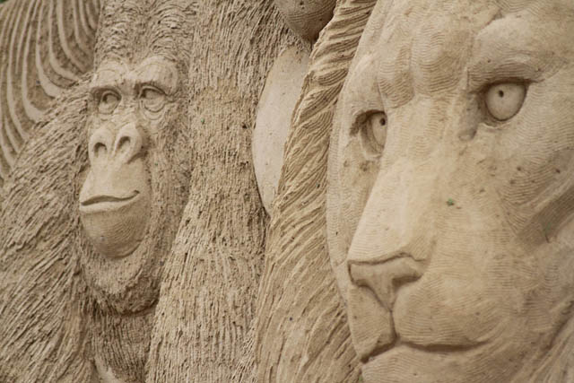 芦屋海岸に砂の博物館が出現！10周年記念「あしや砂像展2025」開催決定 - テーマは「恐竜」時空を超えた冒険へ