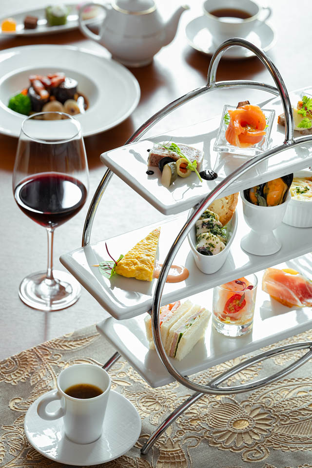 ホテルオークラ福岡 - 日常にそっと添える、夕暮れのご褒美「HAKATAGAWAハイティー」提供開始へ