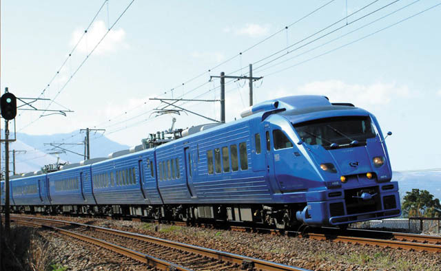 JR九州「築城基地航空祭」で臨時列車の運転、特急列車の臨時停車を実施