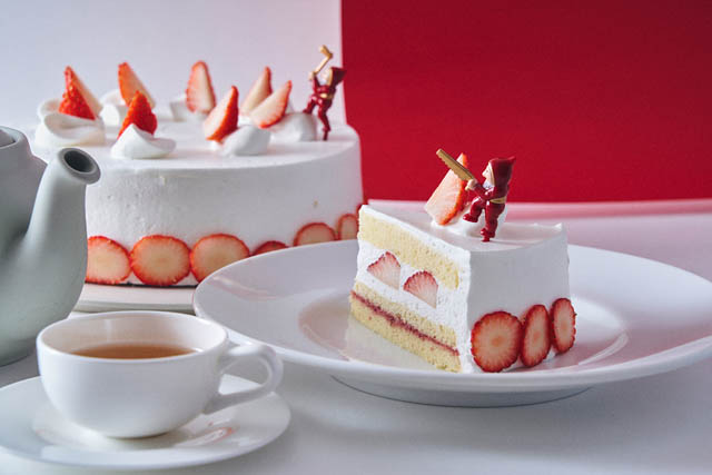 ホールケーキをひとりじめ「ビブリオテークのクリスマスフェア」ショートケーキ風に仕立てたエアリーチーズクリームパンケーキ＆生モンブランが登場