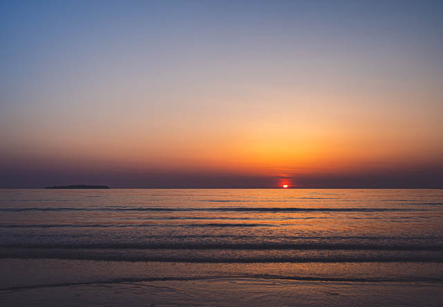 オーシャンビュー海鮮丼 - 福津市 福間海岸徒歩1秒に海鮮丼専門店「オ魚ソウル」オープン