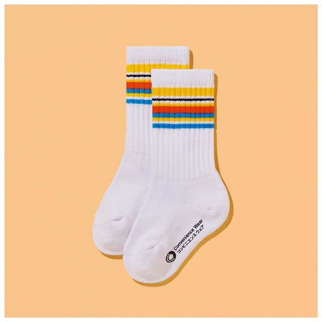 ファミマ - コンビニエンスウェア「ザ・シンプソンズ」のスウェット、ラインソックス、タオルインポーチが登場