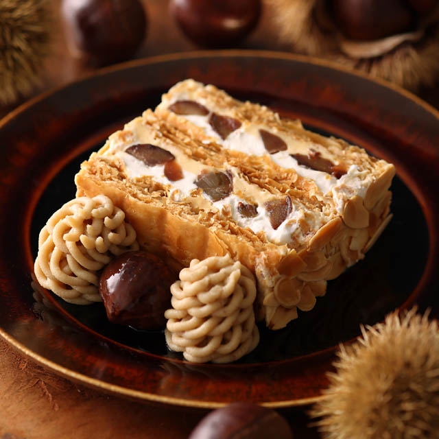 キハチ カフェ - モンブランケーキを7層仕立てのパフェにした新作 スペシャル モンブランパフェなど、個性豊かな栗スイーツが揃う「マロンスイーツフェア」開幕