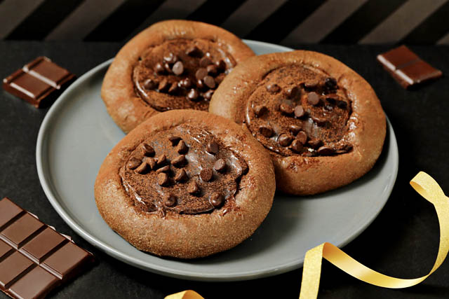 ハートブレッドアンティーク - ブラックフライデーにあわせて"まっくろ"すぎるパンが新登場