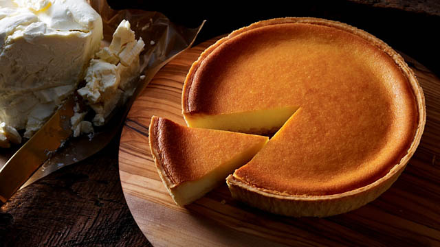 洋菓子のモロゾフ - ラムレーズンをたっぷり使用したチーズケーキ「チーズの日」限定で販売へ