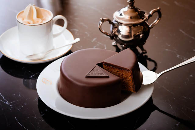 岩田屋三越 - 2025年「クリスマスケーキ」予約受付開始