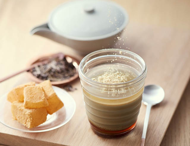 洋菓子メーカー モロゾフ - まるで「和」のプリンパフェ「ほうじ茶を使用した期間限定プリン」新発売