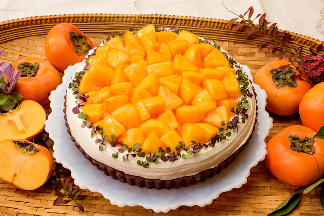 キルフェボン - 実りの秋を感じる洋梨、リンゴ、柿とチョコレート「秋のフルーツを味わうショコラタルト」登場