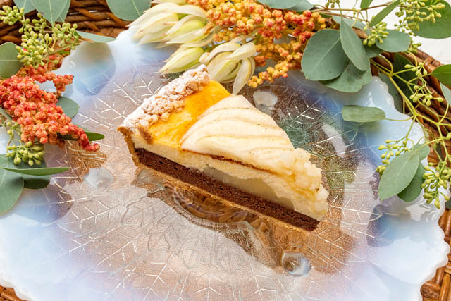 キルフェボン - 実りの秋を感じる洋梨、リンゴ、柿とチョコレート「秋のフルーツを味わうショコラタルト」登場