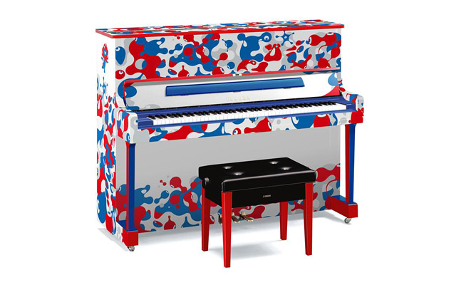 ミャクミャクなどをデザインしたストリートピアノが、ヤマハミュージック福岡店に登場