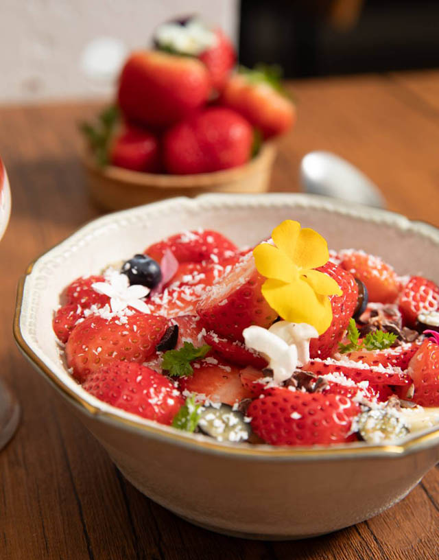 OLIP アサイーボウル＆サラダボウル 赤坂店 - パフェスタイルのアサイーボウルが新登場