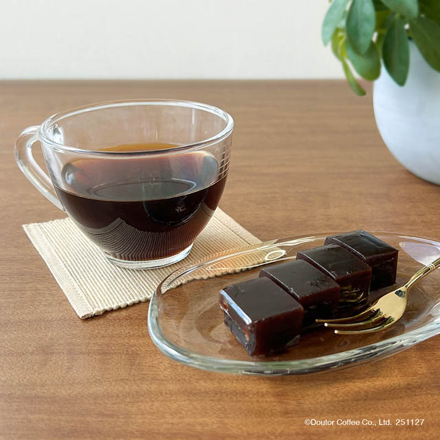 ドトール「トリュフ香る ミラノサンド 炭火焼きローストビーフ」3種「抹茶キャラメルラテ」「ナッツ香るダブルチョコレートケーキ」冬のおすすめメニュー新発売