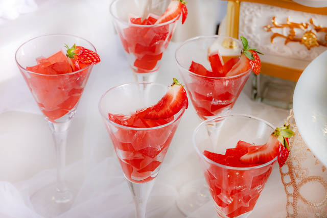 ヒルトン福岡シーホーク - いちごのスイーツビュッフェ「Strawberry Heaven～いちごに恋した天使の耽美～」今冬開催