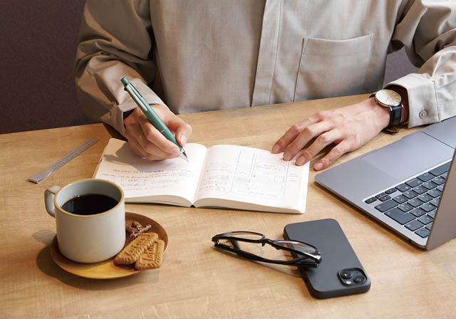 ジェットストリーム 多機能ペン 4＆1 - 新定番色を追加しラインアップをリニューアル 全国発売へ