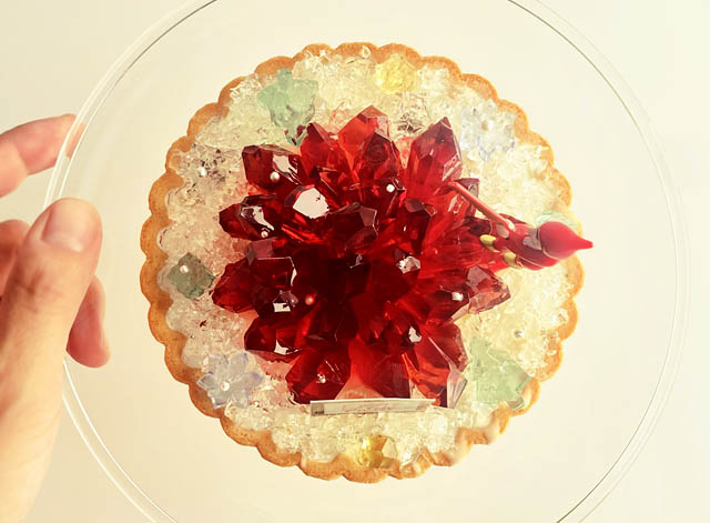 福岡市のハラペコラボ - 灯りを楽しむ鉱物キャンドル入り商品や宝石タルト「クリスマスギフト2025」登場