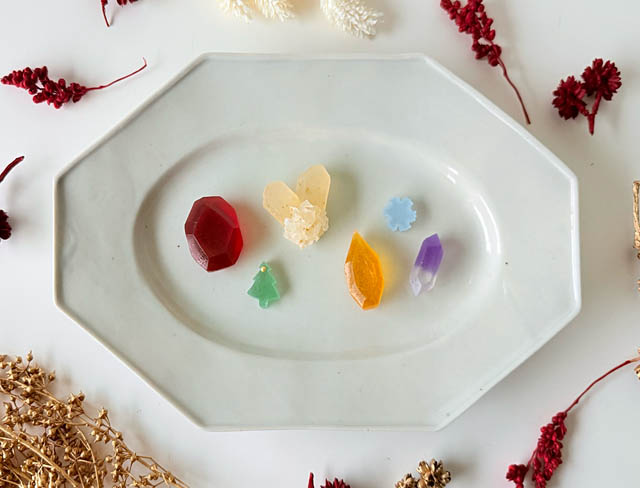 福岡市のハラペコラボ - 灯りを楽しむ鉱物キャンドル入り商品や宝石タルト「クリスマスギフト2025」登場