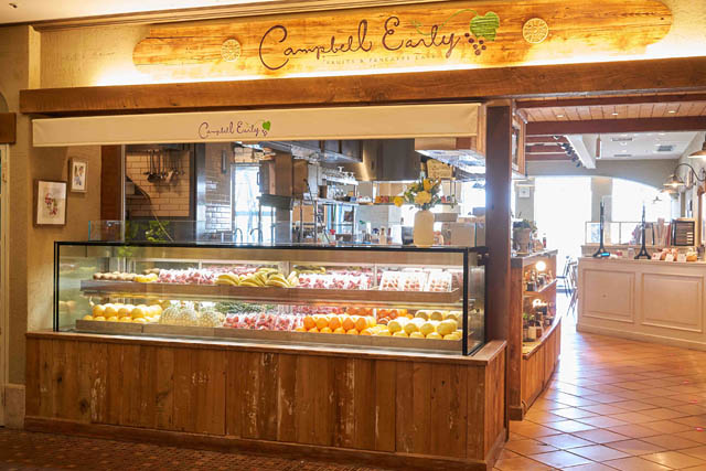 南国フルーツ キャンベル・アーリー 福岡県産のブランドいちごを使用した「あまおうのクリスマスパフェ」期間限定登場