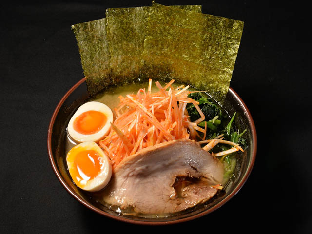 ららぽーと福岡 リレー方式ラーメン企画 POPUPラーメン 第3弾は横浜家系の人気店 - 激戦区で勝ち抜く「横浜家系ラーメンすずき家」