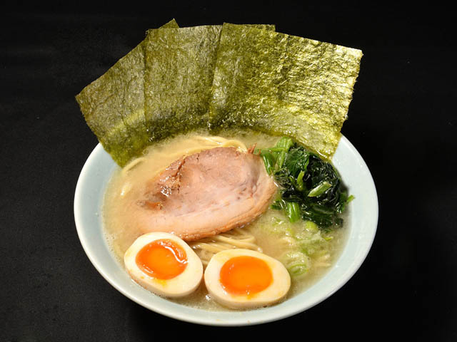 ららぽーと福岡 リレー方式ラーメン企画 POPUPラーメン 第3弾は横浜家系の人気店 - 激戦区で勝ち抜く「横浜家系ラーメンすずき家」
