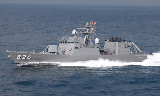 大牟田市 三池港で「海上自衛隊ミサイル艇おおたか」一般公開 - 乗艇し装備などの見学も