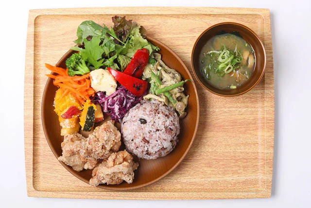 鳥〇食堂×タニタカフェ 九州初上陸 - タニタカフェとのコラボ店が福岡にオープンへ