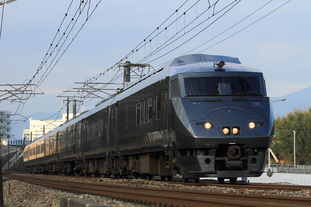 JR九州「ハウステンボス カウントダウン花火」に合わせて臨時列車運転