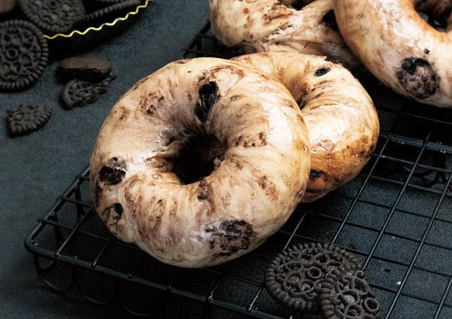 BAGEL & BAGEL アミュプラザ博多から「チーズベーグル」と「クッキー＆クリームベーグル」の2種 期間限定発売