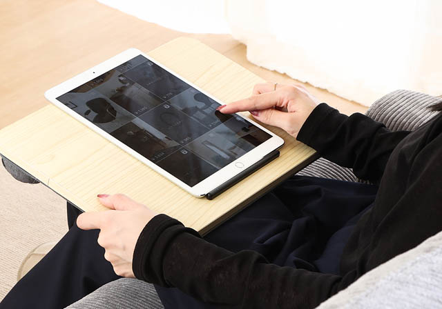 北九州市の不二貿易 - デスクがない場所でも姿勢を崩さず作業できるアイテム「どこでも使える膝上テーブル」発売