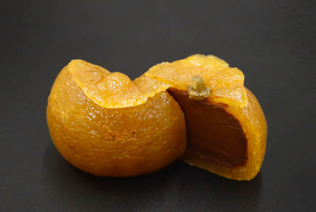 飯塚市のカカオ研究所 – 丸ごと柚子の器で焼き上げた「柚子釜ガトーショコラ」発売