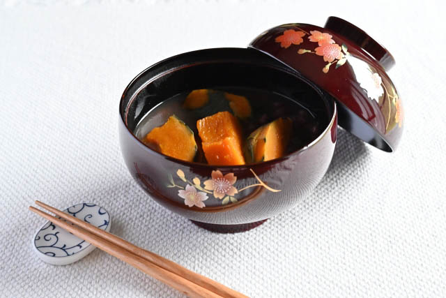 明日は「冬至」一年で最も夜が長く、昼が短い日