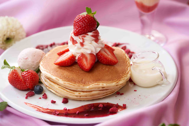 南国フルーツ運営のキャンベル・アーリー、福岡県産のブランドいちごを使用した「あまおうフェア」開催中