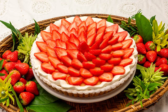 キル フェ ボン - 新作3種に加え、イチゴをはじめとした6日間限定ケーキが登場