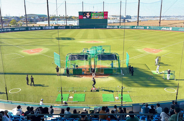 タマホームスタジアム筑後のスタンド席（一部エリア）を無料で開放！新人合同自主トレ公開！