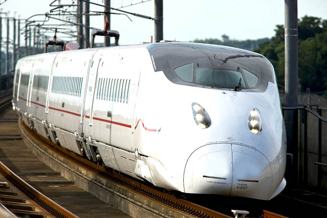 サカイ引越センター×JR九州 - 新幹線を活用した即日スピード引越プラン「九州新幹線ｄｅ即日引越」プラン登場