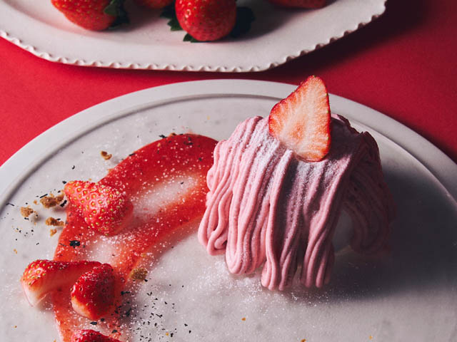 産地でしか味わえなかった幻の赤い宝石がビブリオテークに登場「あすかルビー×焦がしブリュレのいちごフェア」開催