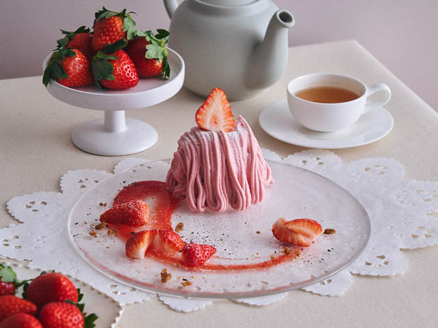 産地でしか味わえなかった幻の赤い宝石がビブリオテークに登場「あすかルビー×焦がしブリュレのいちごフェア」開催