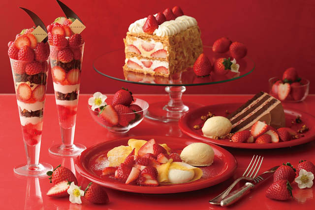 キハチ カフェ – あまおう苺の贅沢パフェなど、季節の「ストロベリーフェア」開催