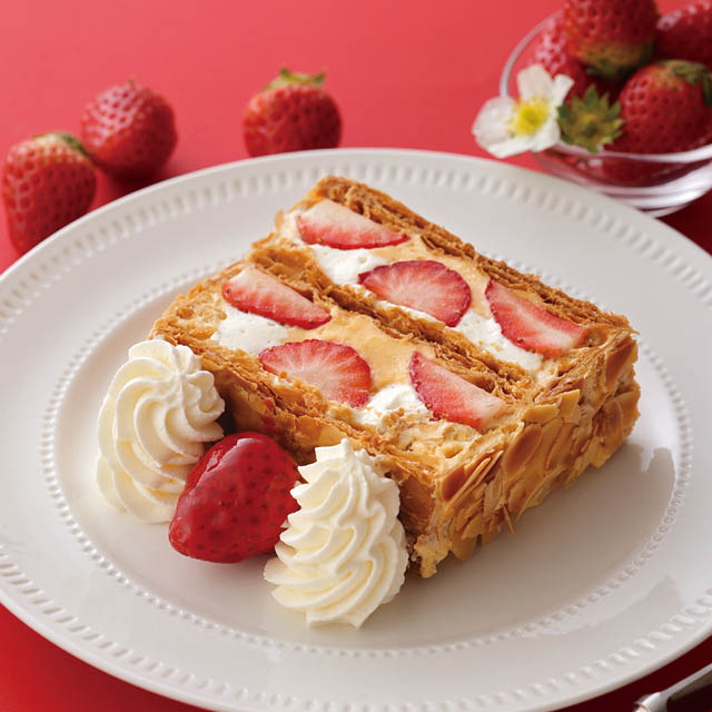 キハチ カフェ - あまおう苺の贅沢パフェなど、季節の「ストロベリーフェア」開催