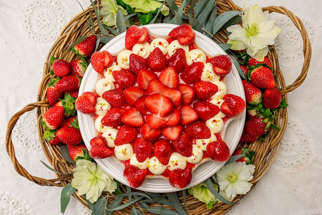 キル フェ ボン 福岡 - 佐賀県のブランドイチゴ使用「金平糖型 佐賀県産“いちごさん”フレジエのタルト」発売