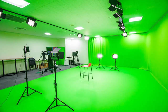 北九州市最大級のグリーンバックスタジオ「Thumb Studio」新サービス提供開始