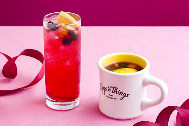 Eggs ’n Things - チョコレート×ストロベリー”至福のパンケーキが登場「フォンダンショコラパンケーキ」「クリーミーブロスエッグス」期間限定発売