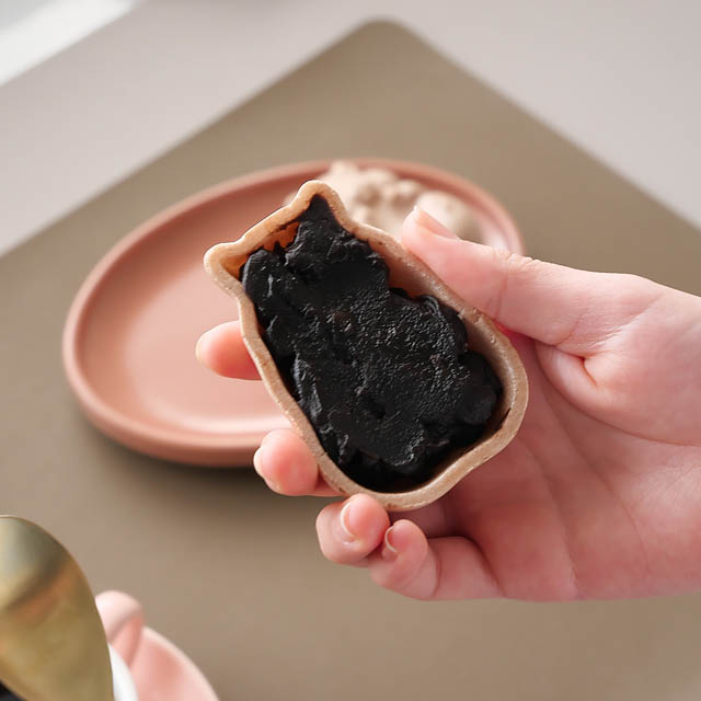 愛らしさで好評の「ハムスターモナカ」季節限定 チョコ餡 - 今年も登場